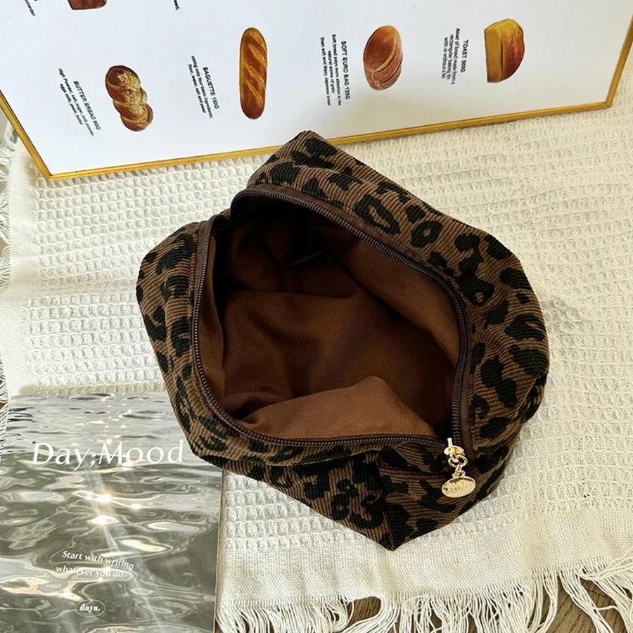 trousse de maquillage unique à imprimé léopard • organisateur de cosmétiques de grande capacité • pochette de rangement pour rouge à lèvres