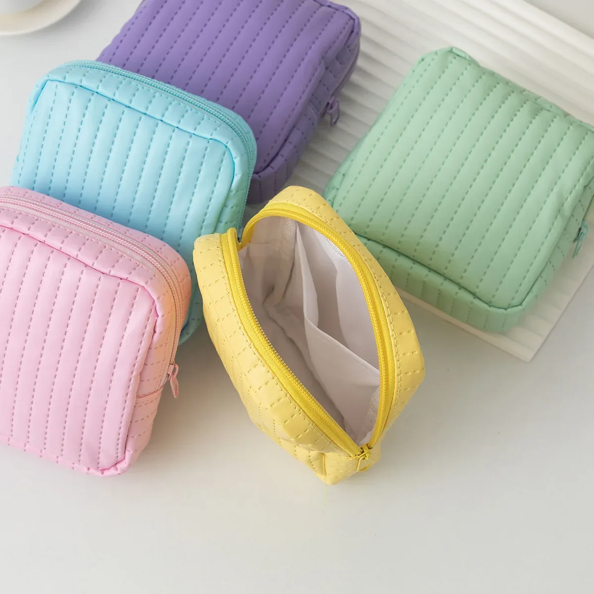 pochette en cuir de couleur bonbon pour serviettes hygiéniques, petite trousse de maquillage pour femmes, sacs organisateurs pour rouge à lèvres, câble de données, écouteurs, porte-monnaie à fermeture éclair