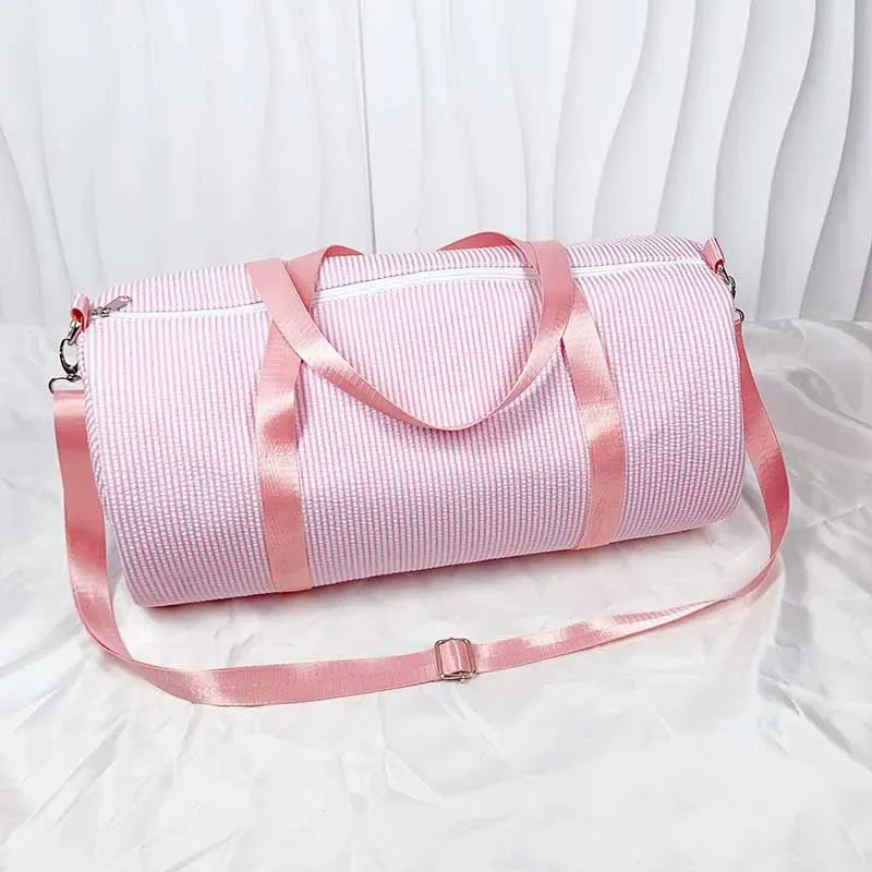 sac polochon personnalisé pour bébé, sac de voyage monogramme seersucker, sac de danse pour enfants, sac à langer pour tout-petits, cadeaux pour enfants, sac de week-end