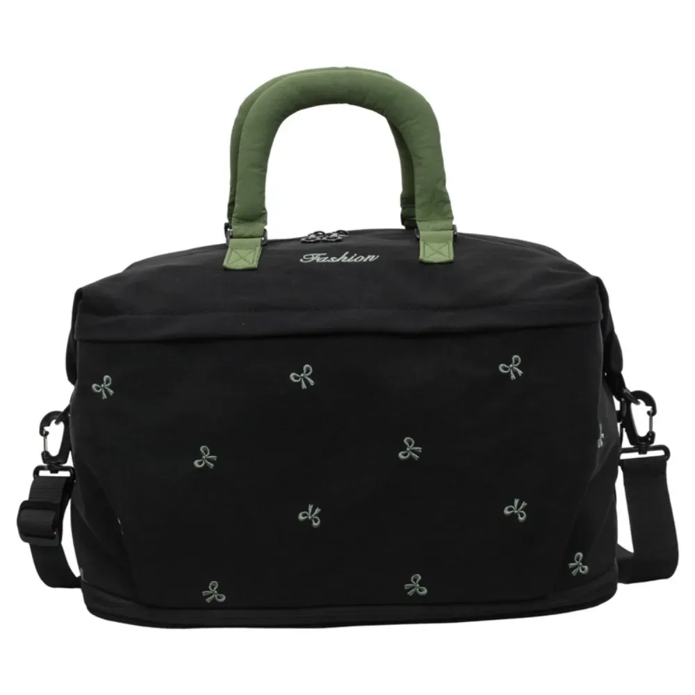 sac de voyage à grande capacité avec broderie en forme de nœud papillon, sac de voyage extensible en tissu oxford résistant à l'eau, sac fourre-tout à bandoulière pour la gym