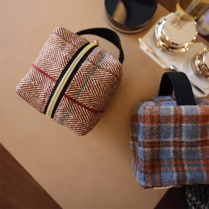 sac cube géométrique en métal, poignée à fermeture éclair, tissu brossé, sergé créatif, sac de rangement à motif ondulé carré, petit sac à cosmétiques