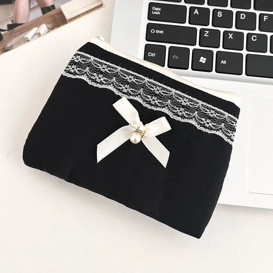 trousse de maquillage femme noire en dentelle avec nœud, grande capacité, sac de voyage cosmétique portable et mignon pour femmes