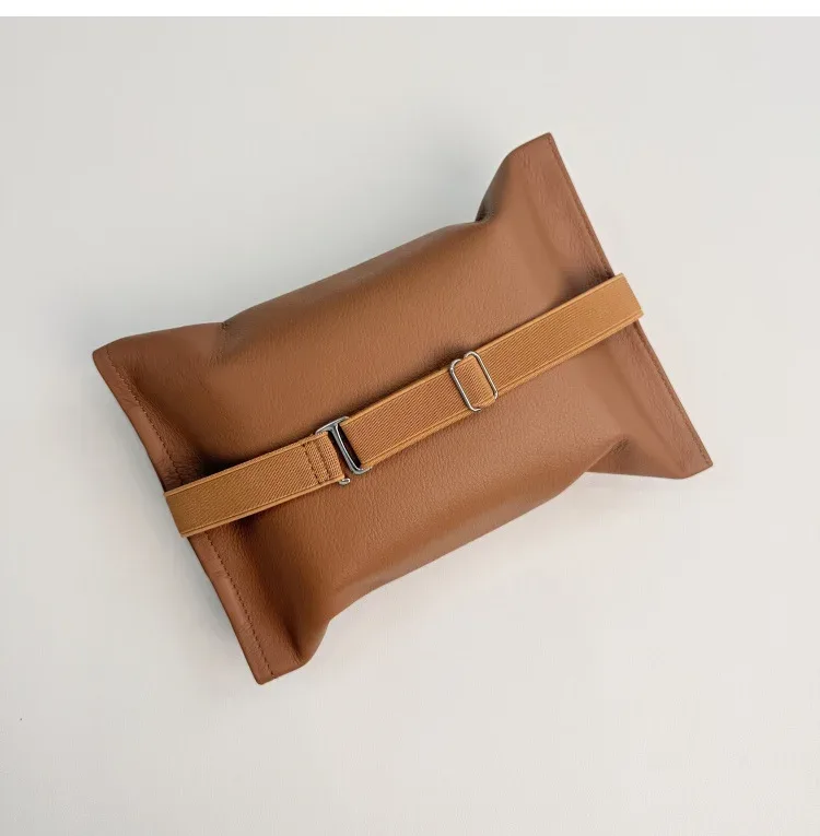 trousse toilette cuir vachette pleine fleur marron fixation ceinture sécurité voiture rangement mouchoirs coulissant
