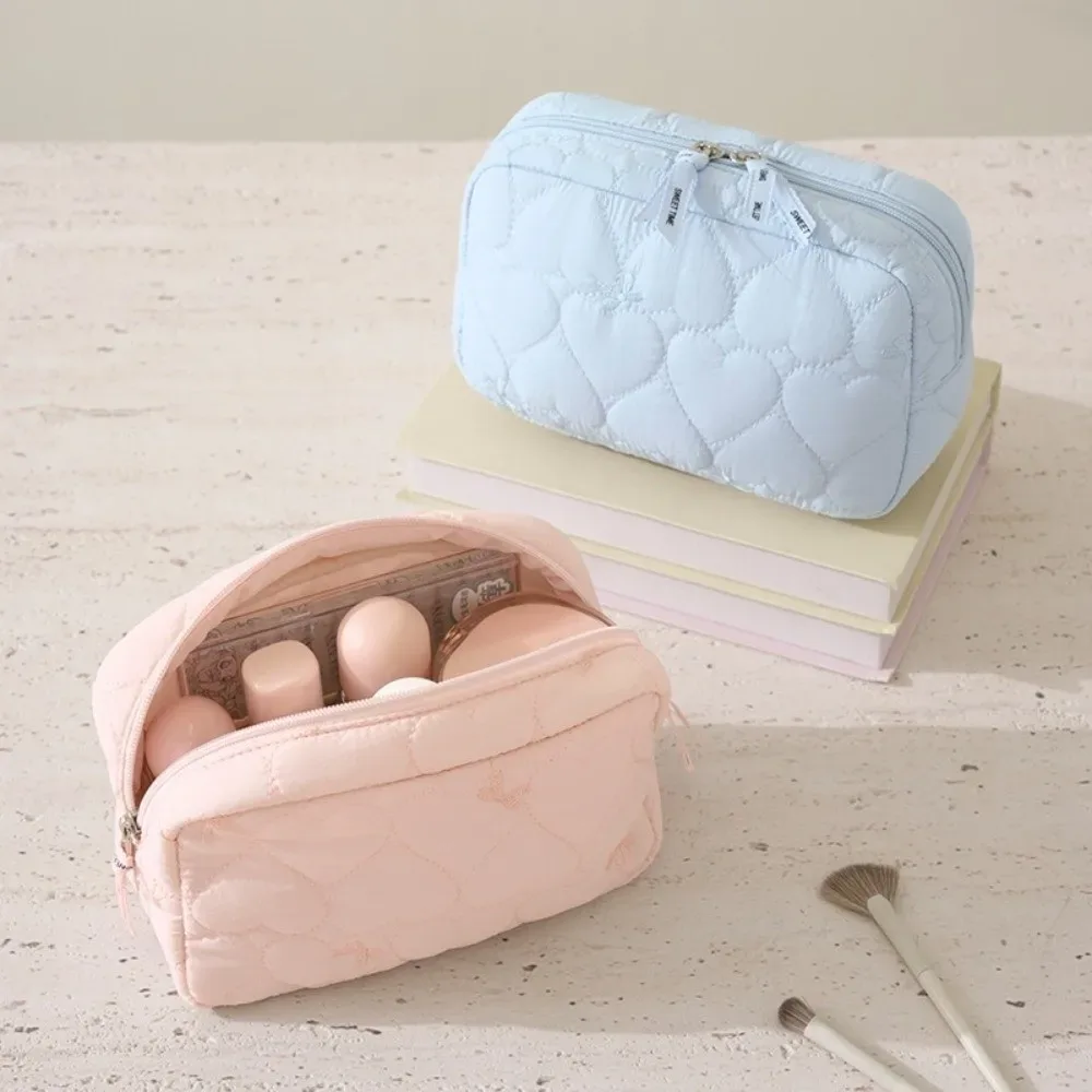 pochette de maquillage matelassée tendance, légère, avec nœud en forme de cœur, grande capacité, sac de toilette de voyage pour femmes