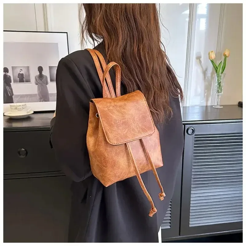 Nouveau Mini sac à dos artistique marron avec cordon de serrage pour femmes, sac à bandoulière simple rétro polyvalent