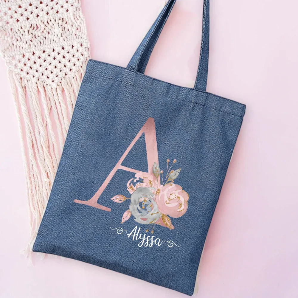 sac fourre-tout en denim personnalisé avec lettre avec nom, sac à main pour mariage, enterrement de vie de jeune fille, sacs de demoiselle d'honneur, sac à bandoulière de voyage, cadeau pour elle