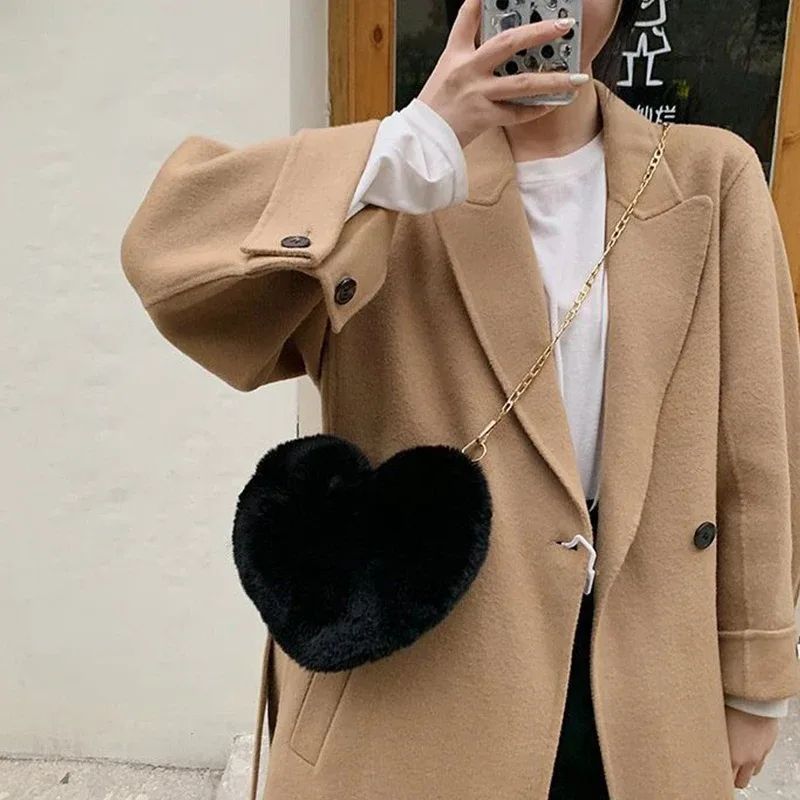 sacs à main en forme de cœur pour femmes, jolis sacs à bandoulière en fausse fourrure, sac à bandoulière en peluche douce avec chaîne, fourre-tout de shopping