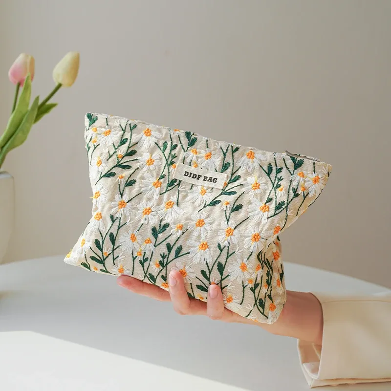 trousse toilette polyester floral fleur rose vert violet blanc motif géométrique marguerites bleu jaune voyage grande capacité