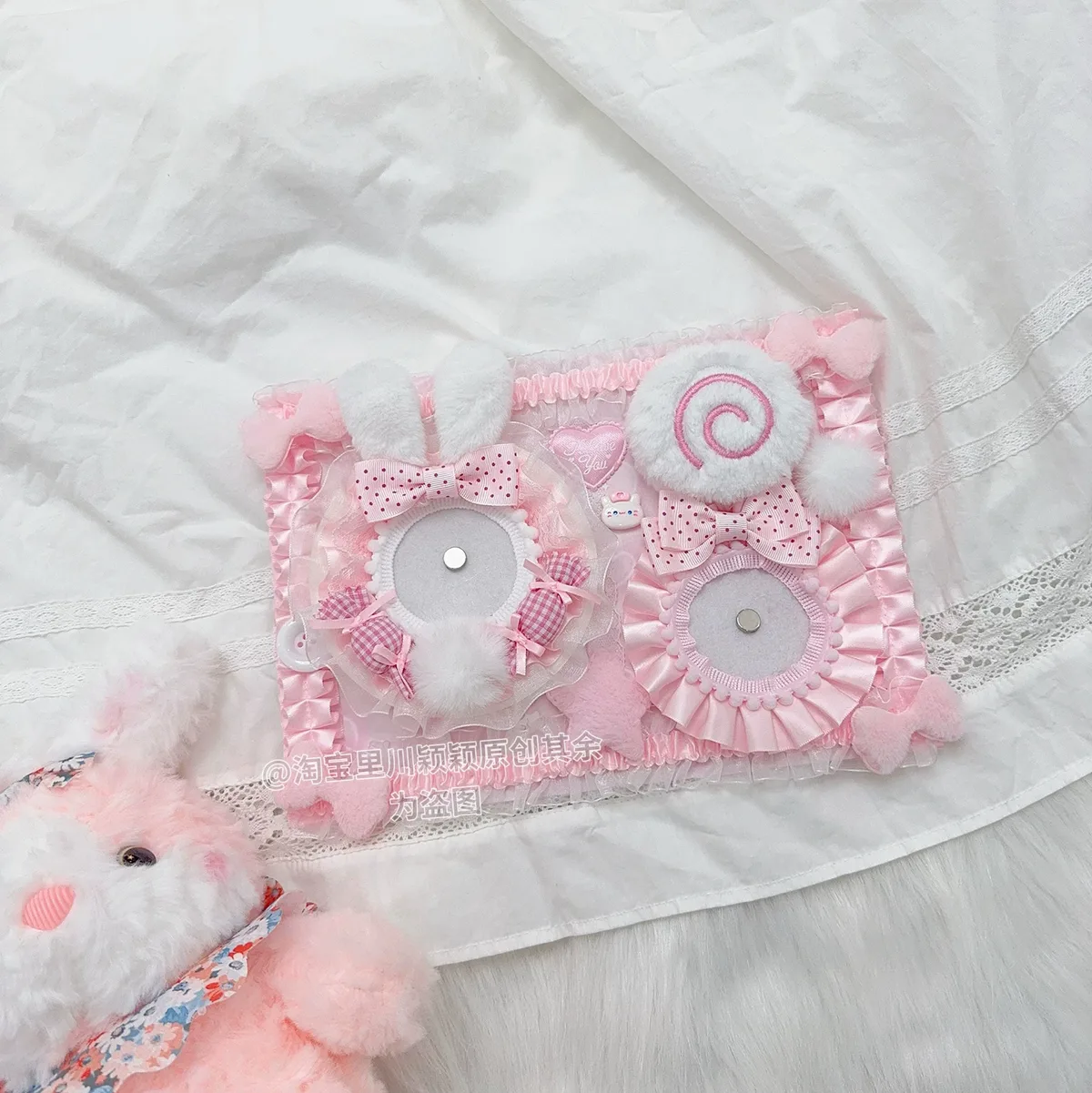 planche ita diy rose finie, style peluche mignon, organisateur de badges pour sac ita, accessoires itabag