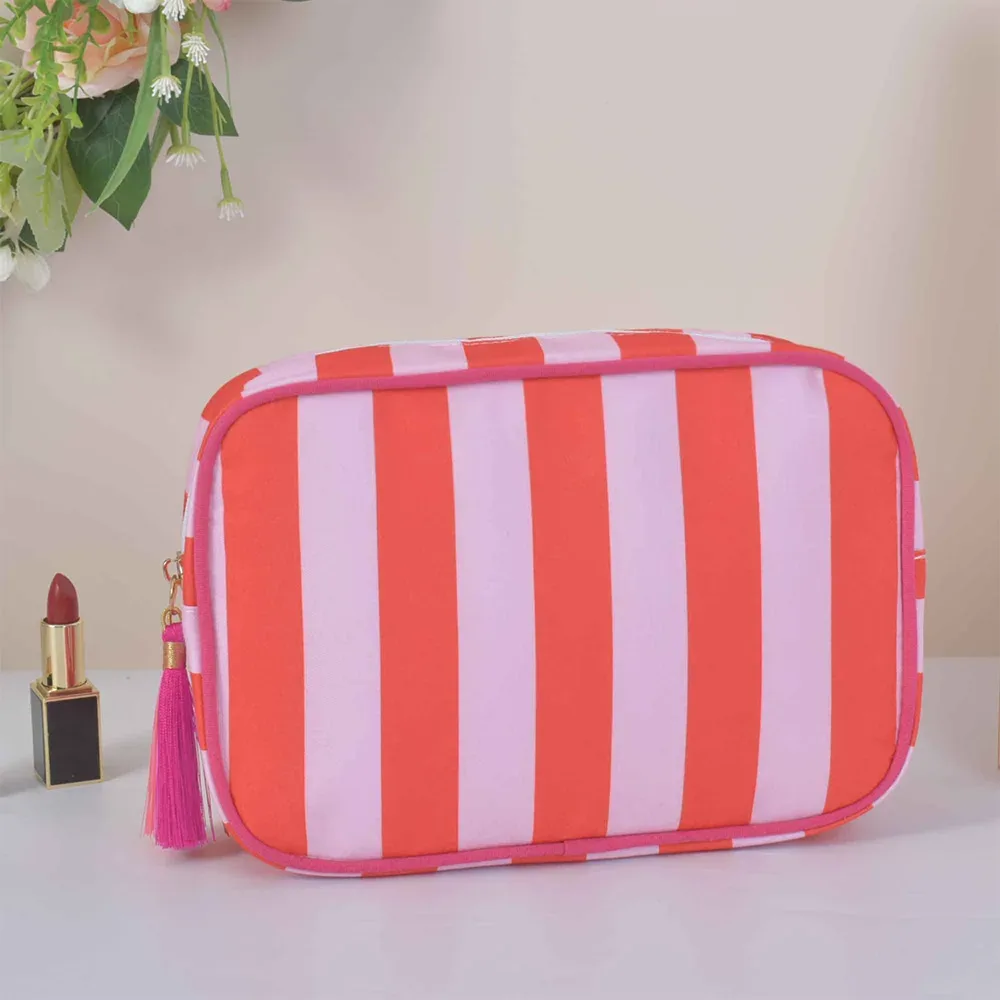 grand sac à cosmétiques de lavage rayé pour femmes, sac de maquillage à pompon avec fermeture éclair, grande capacité, rangement de toilette, pochette de rangement