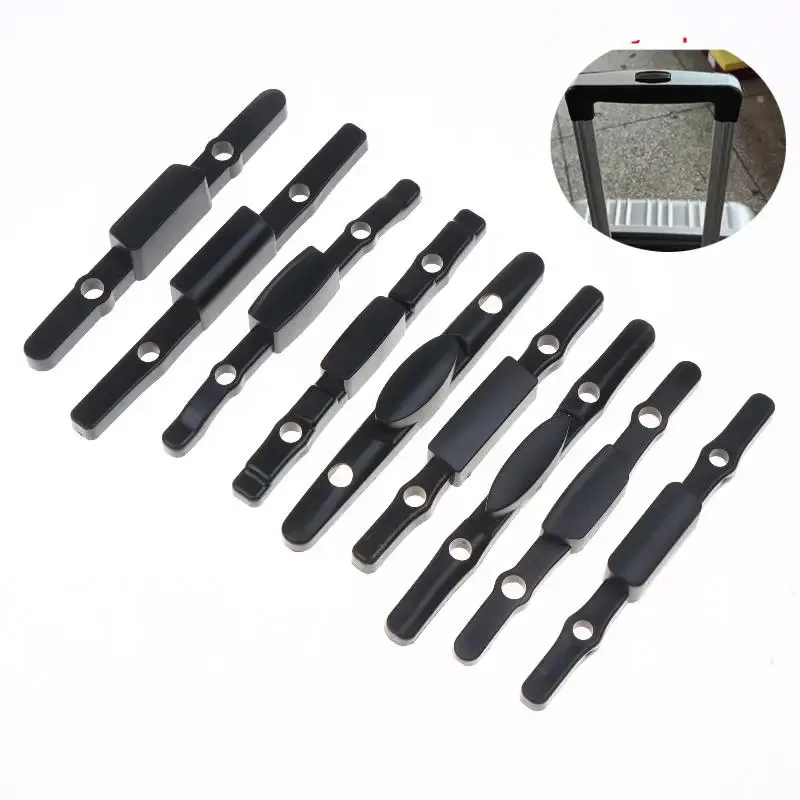 clip poignée remplacement plastique noir valise accessoire voyage maintenance rechange ornementation durabilité utilisation polyvalente