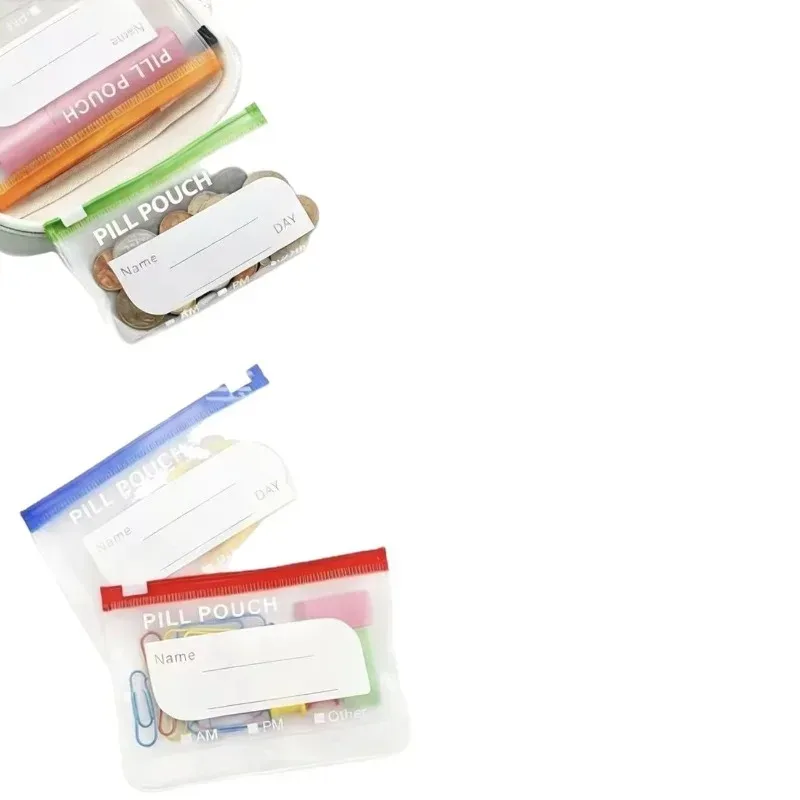 organisateur voyage pilules pochettes transparents bandes couleur assortie boîte vert pastel fermeture glissière noire imperméable