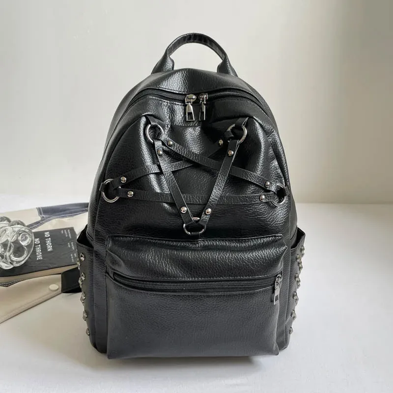 sac à dos décontracté pour femme en pu souple avec rivets, fermeture éclair solide, personnalisable, tendance, grande capacité, nouvelle collection 2026, haute qualité