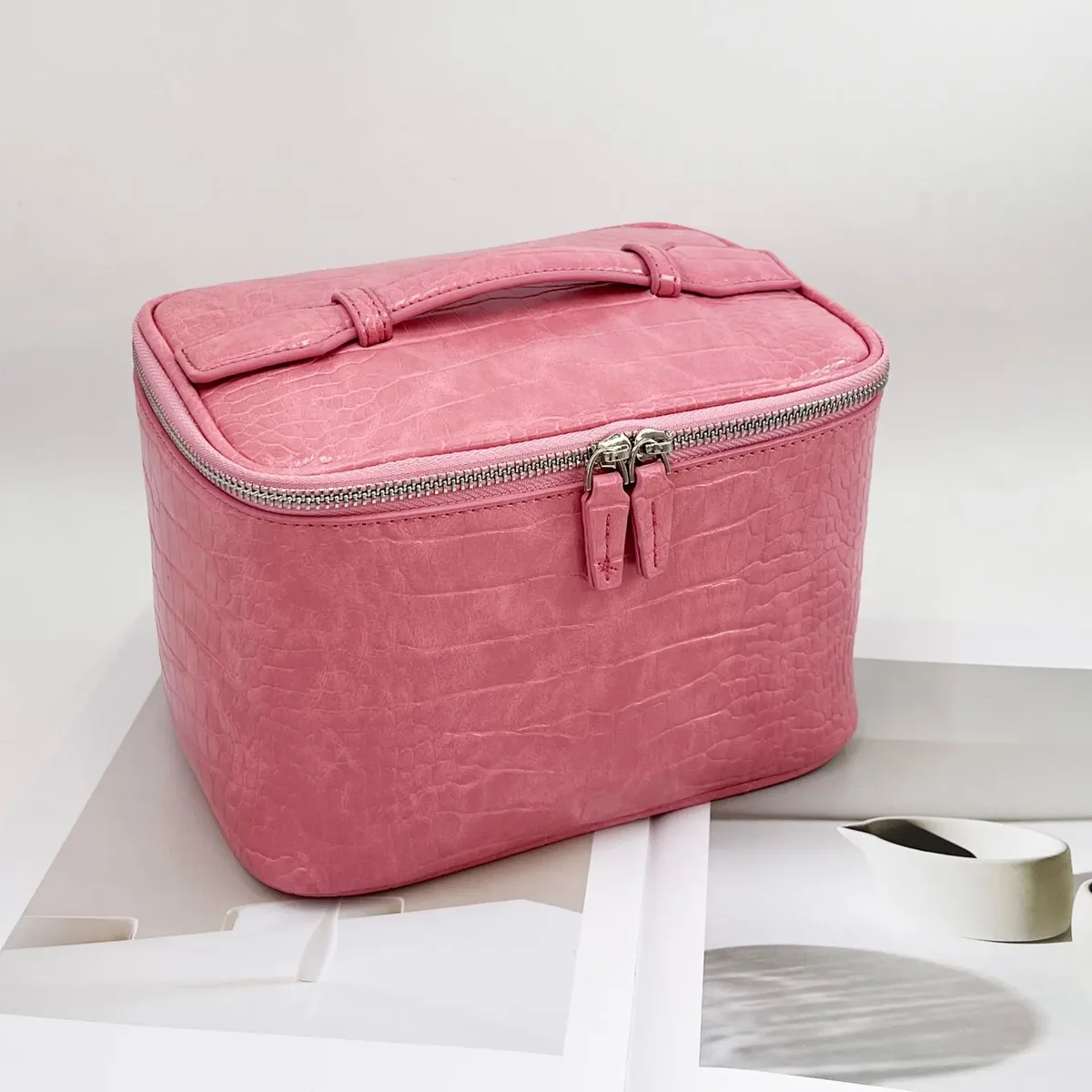 nouvelle trousse de toilette portable en pu à motif texturé effet pierre, grande capacité, sac de maquillage et de voyage pour femmes