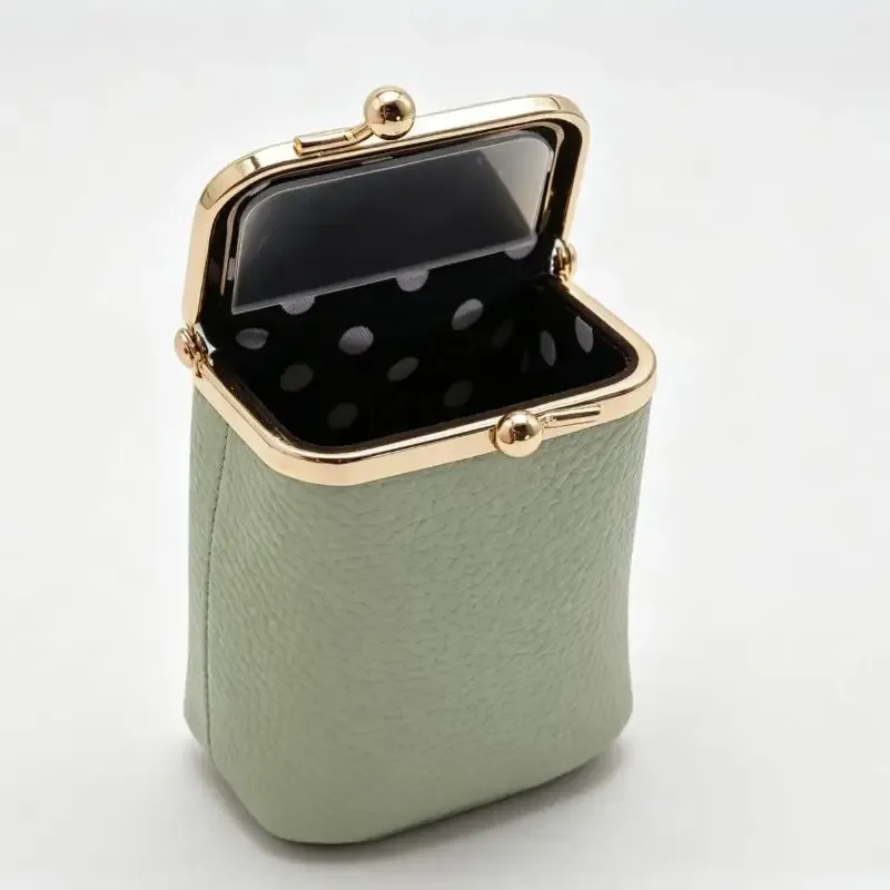 organisateur voyage cuir texturé noir blanc rouge vert bleu marine rose mini pochette accessoires maquillage transport journee voyage