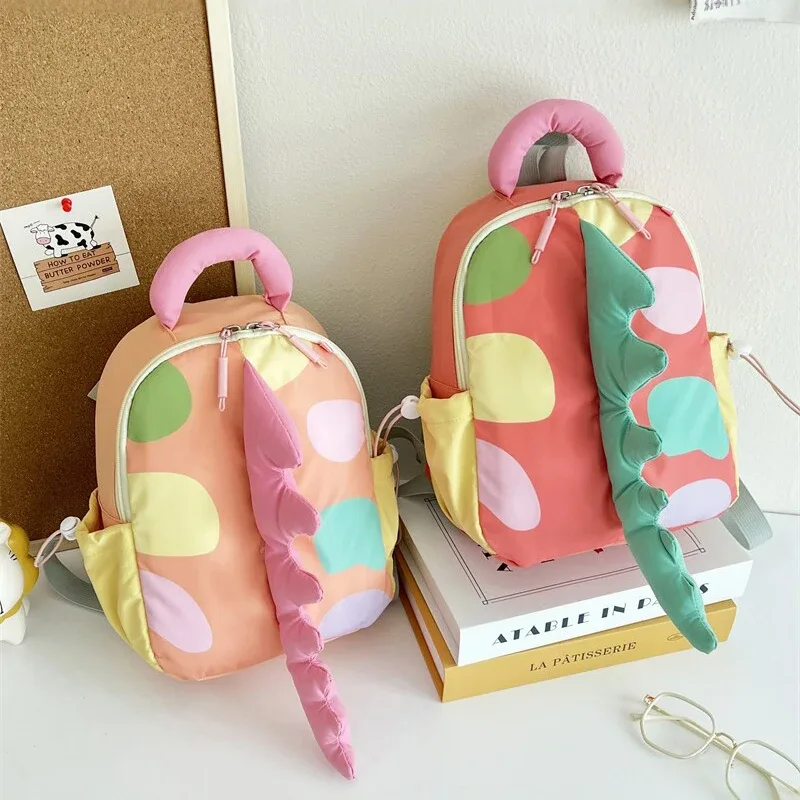 sac à dos pour tout-petits en forme de dinosaure, mignon, en peluche douce, sac pour enfants, design 3d avec queue à pointes, léger, cadeau pour la maternelle et la garderie.