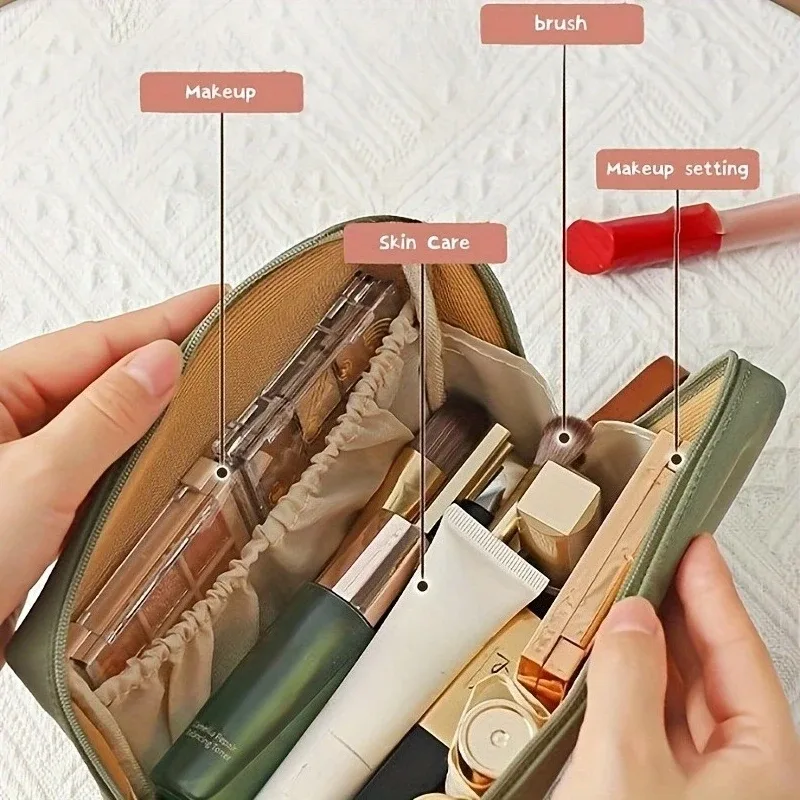 trousse de maquillage de voyage portable, trousse de rangement pour articles de toilette avec motif cœur, idéale pour les voyages, les activités quotidiennes et les activités de plein air.