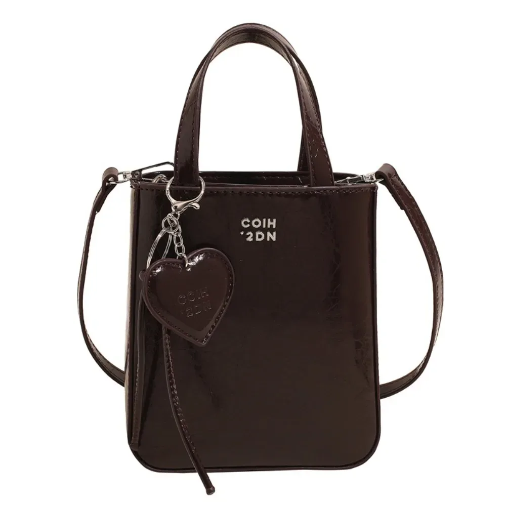 sac à bandoulière en cuir pu pour femmes, petit sac carré chic et polyvalent avec pendentif porte-clés d'amour, sacs à bandoulière de haute qualité