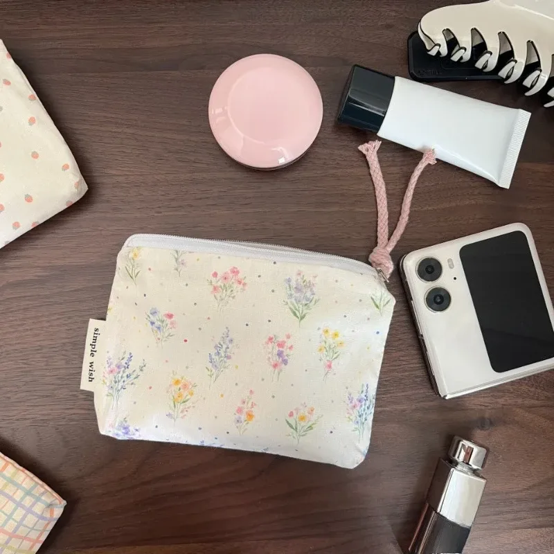 nouvelle pochette de maquillage tendance pour rouge à lèvres et serviettes hygiéniques, mini trousse de rangement cosmétique, sacs de voyage organisateurs pour femmes, petite pochette de rangement