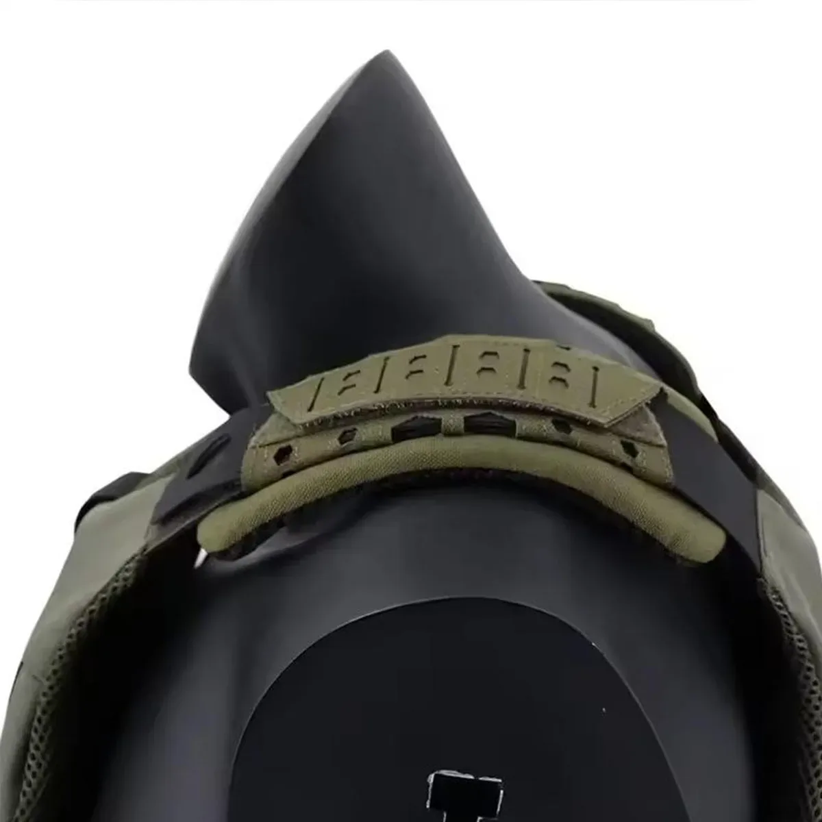 protection coude tissu vert noire perforations sport militaire sac dos gilet randonnée ventilation choc absorbant