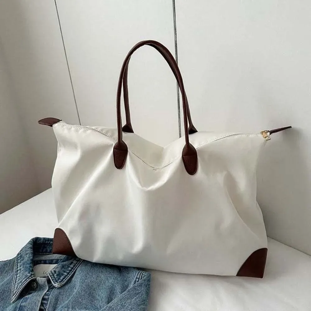 sac fourre-tout en nylon oxford imperméable de couleur unie, avec garniture en cuir coréen, sac à bandoulière sous le bras, pour les trajets quotidiens