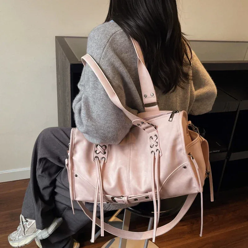 sac à main de moto rétro pour femmes, design à pompon, sac d'oreiller à bandoulière haut de gamme, tendance, grande capacité, sac sous les bras pour femmes