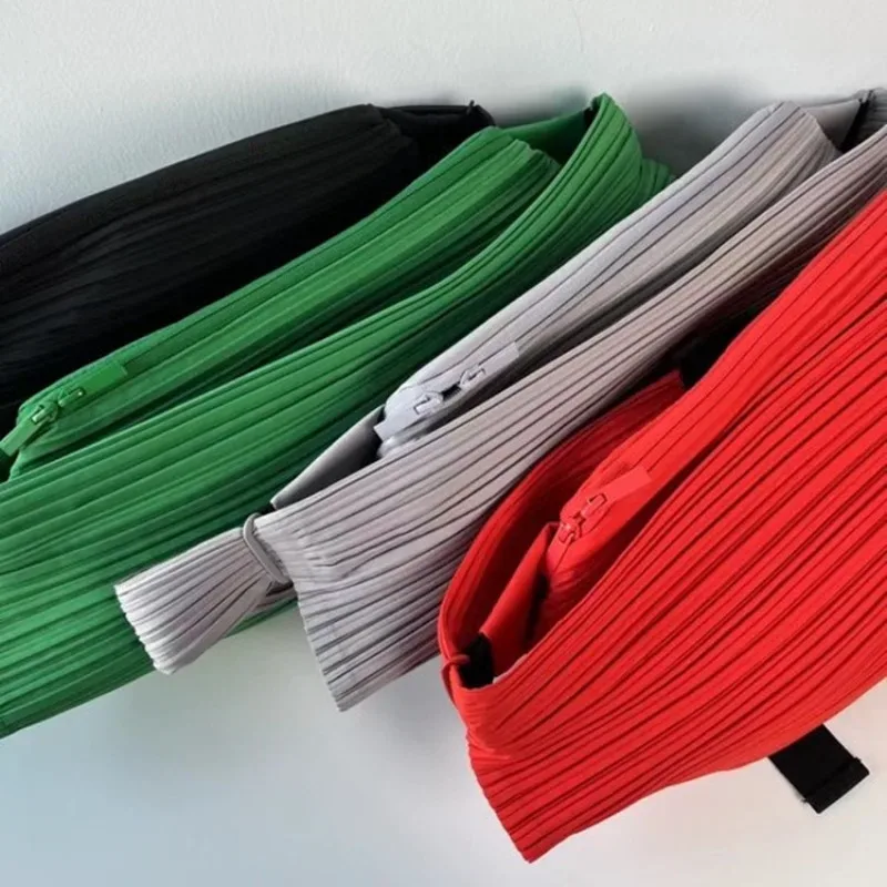 sac bandoulière miyake japonais décontracté et sportif, plissé, style gyoza, pour hommes et femmes, avec grande capacité et fermeture éclair simple -- sans étiquette
