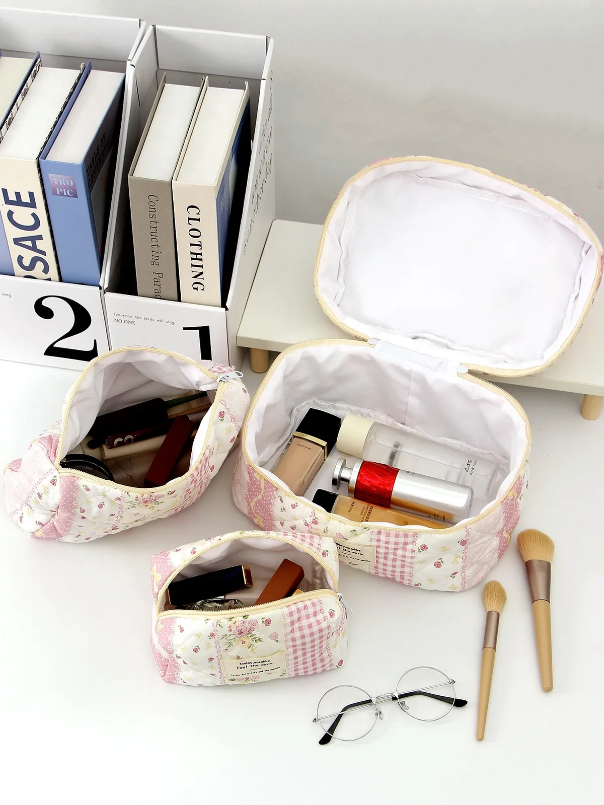 trousse toilette polyester motifs floral géométrique rose blanc beige voyage grande capacité maquillage cosmétiques