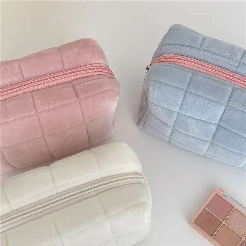 grand sac à cosmétiques de couleur unie à fermeture éclair, trousse de maquillage en fourrure mignonne pour femmes, trousse de toilette de voyage, pochette de lavage, pochette pour stylos en peluche