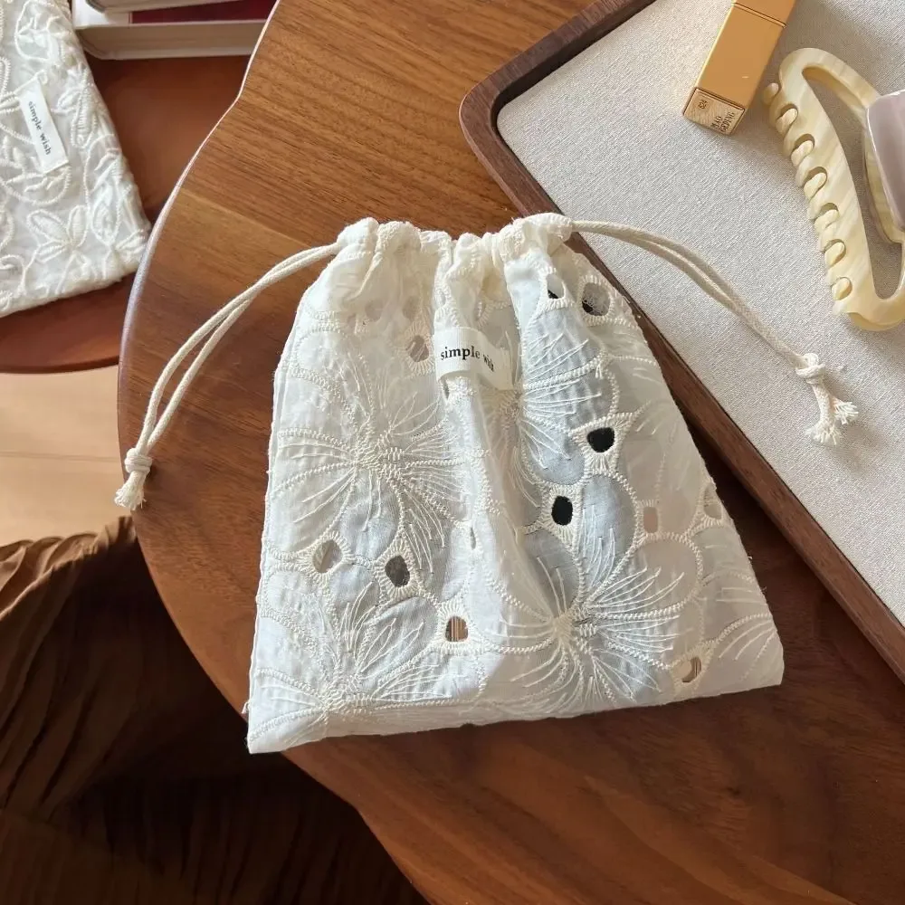 pochette portable à cordon brodée de fleurs, sacs rétro en maille mignons, sacs de rangement pratiques en organza avec cordon en dentelle