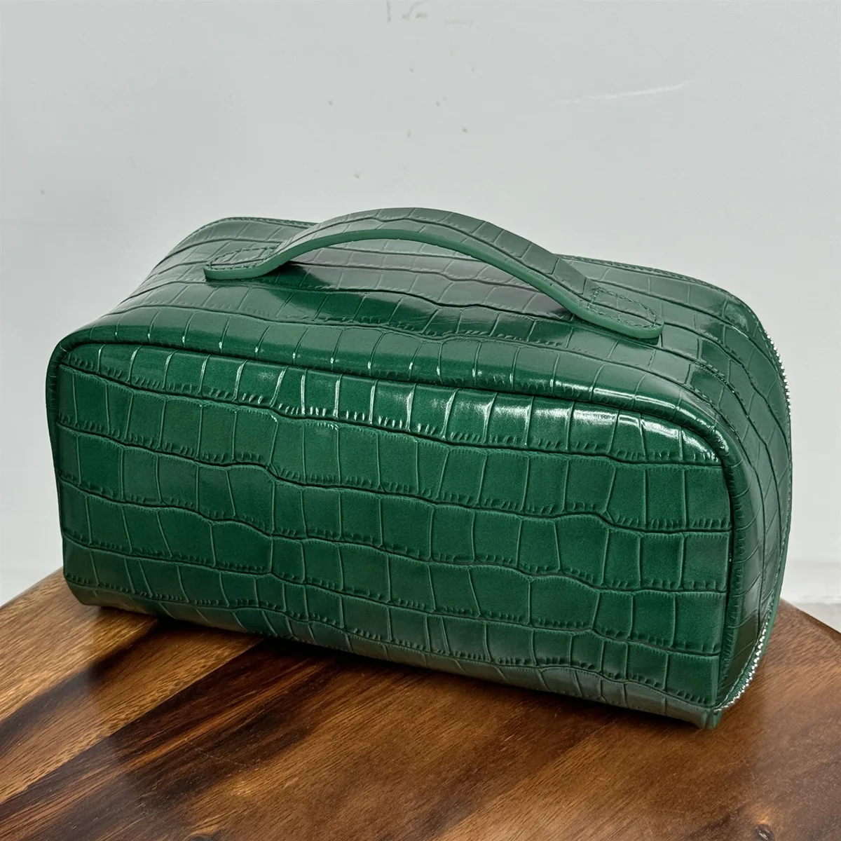 sac de maquillage en cuir véritable à motif crocodile, grande capacité, sac de rangement de voyage en cuir de vache, sac cosmétique portable avec initiales gratuites