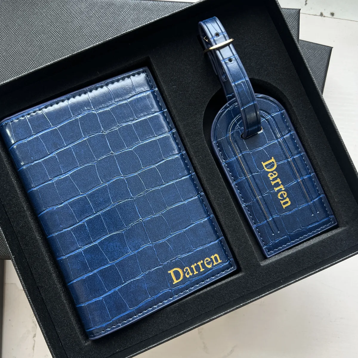 ensemble de coffret cadeau avec lettres initiales monogrammées gratuites, porte-passeport à motif crocodile, étiquette de bagage, housse de passeport, accessoires de voyage