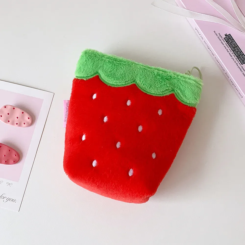 trousse de maquillage en peluche fraise portable, étui à rouge à lèvres et écouteurs, pochette de rangement pour étudiants, petite trousse cosmétique