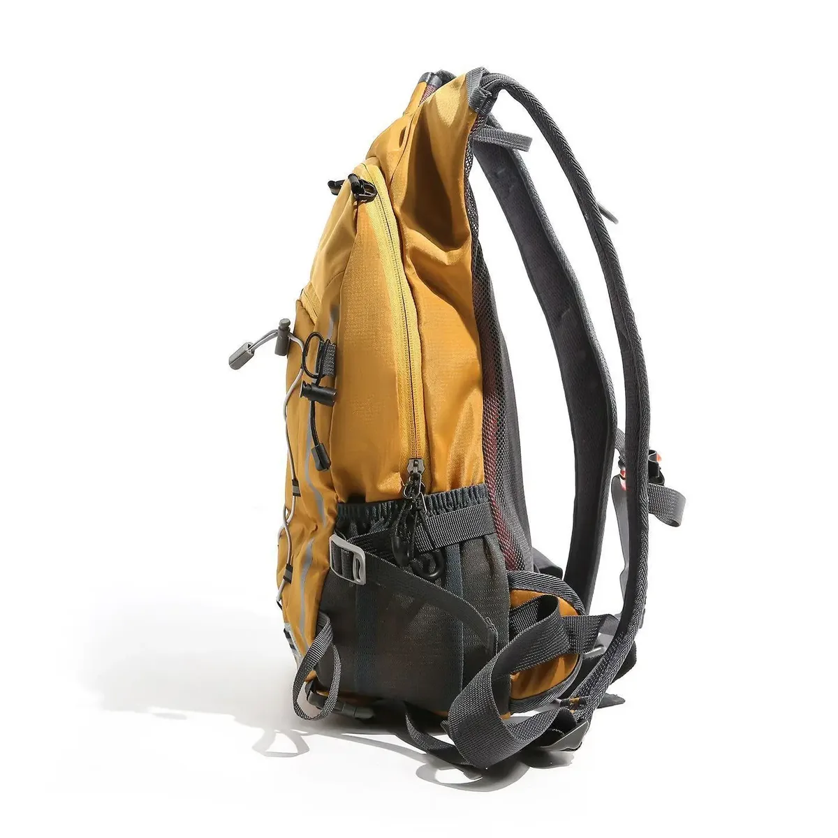 sac à dos de randonnée léger avec bandes réfléchissantes, sangle réglable, poche externe en mesh, support pour bâton de trekking, porte-bouteille et compartiment pour ordinateur portable