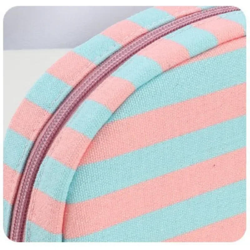 pochette de maquillage rayée brodée sur mesure, nom personnalisé, organiseur de toilette de voyage coloré, essentiels pour demoiselles d'honneur, pochette pour les vacances