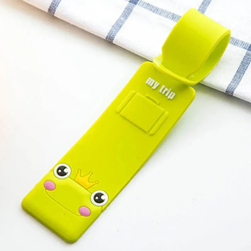 étiquette bagage plastique souple animaux colorés jaune bleu vert rouge turquoise fenêtre nom numéro téléphone adresse voyage enfant adulte