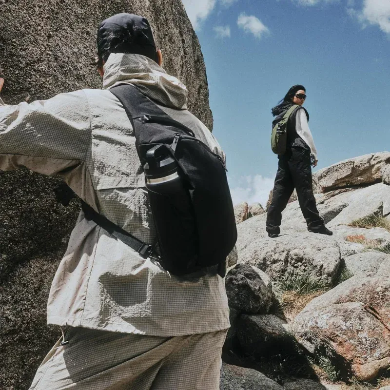 sac à bandoulière d'extérieur pour hommes, sac de poitrine à la mode, sac à dos de sport avec poche pour bouteille d'eau, convient pour tablette de 11 pouces