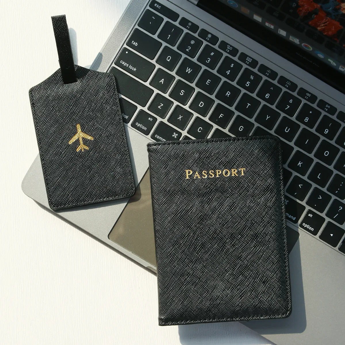 étiquette bagage simili cuir rose doré passeport motif avion accessoire voyage compartiment documents cartes identité