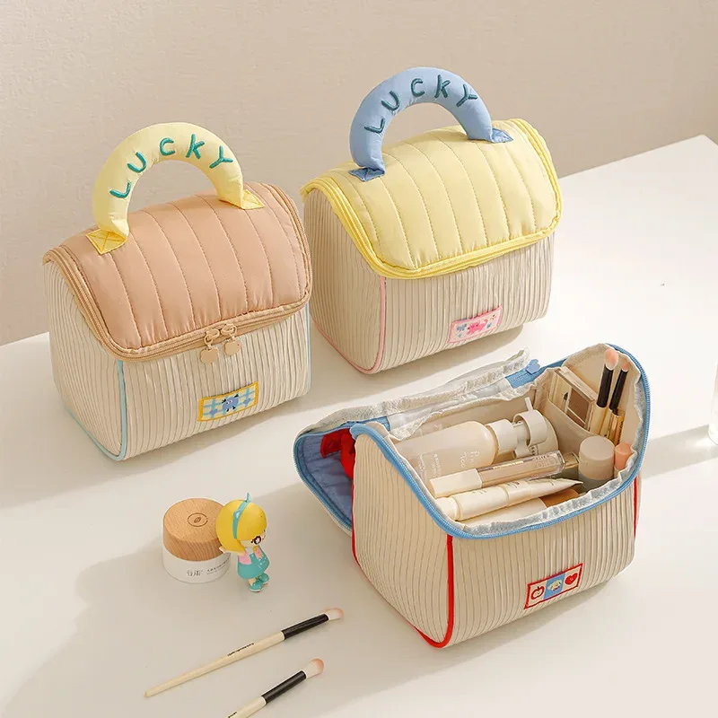 trousse de maquillage portable à motif dessin animé mignon, design original, sac organisateur de voyage pour articles de toilette, utilisation quotidienne en extérieur