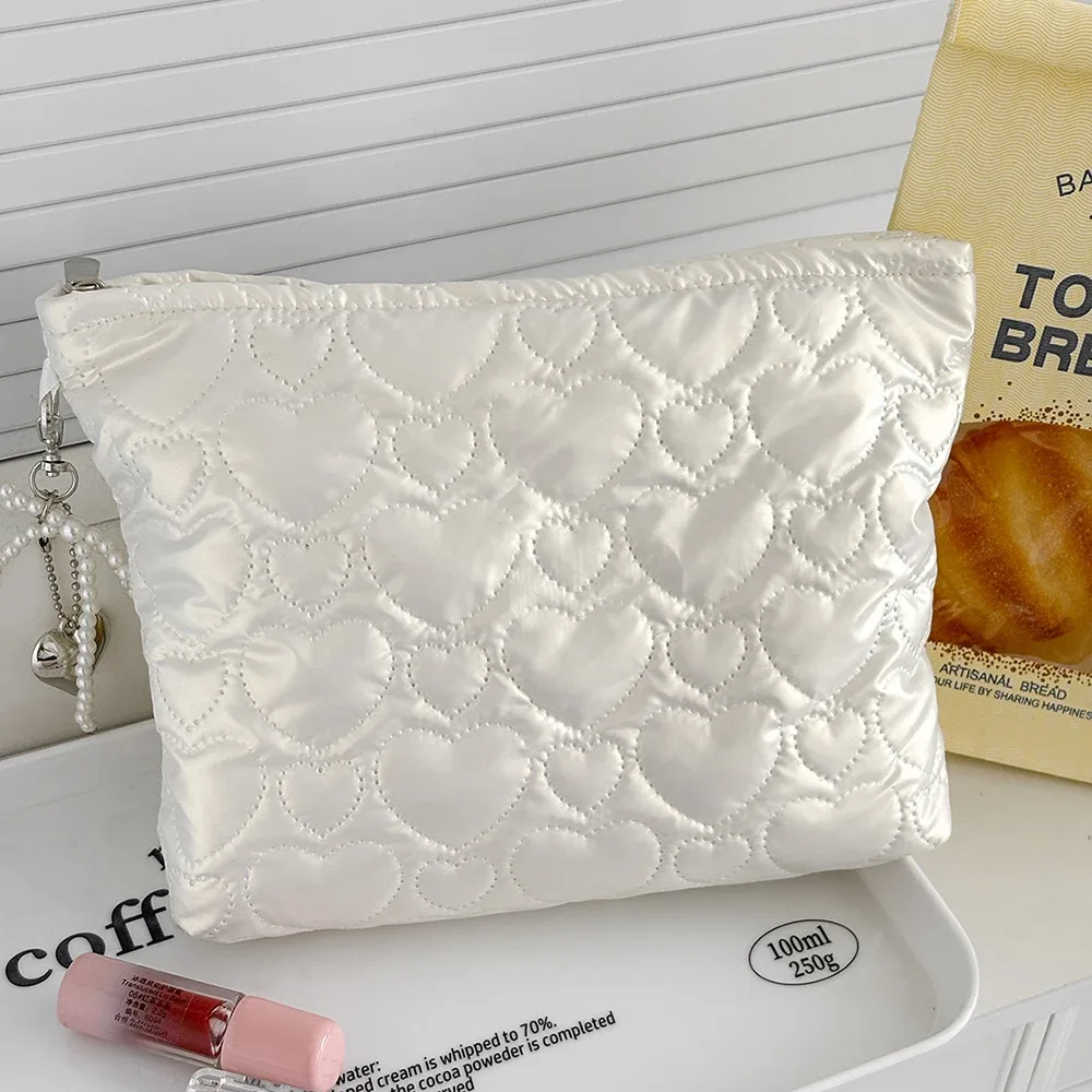 sac de maquillage étanche de grande capacité en forme de cœur pour femmes, sac à main de voyage, pochette de rangement de cosmétiques et de toilette, sac carré élégant à fermeture éclair