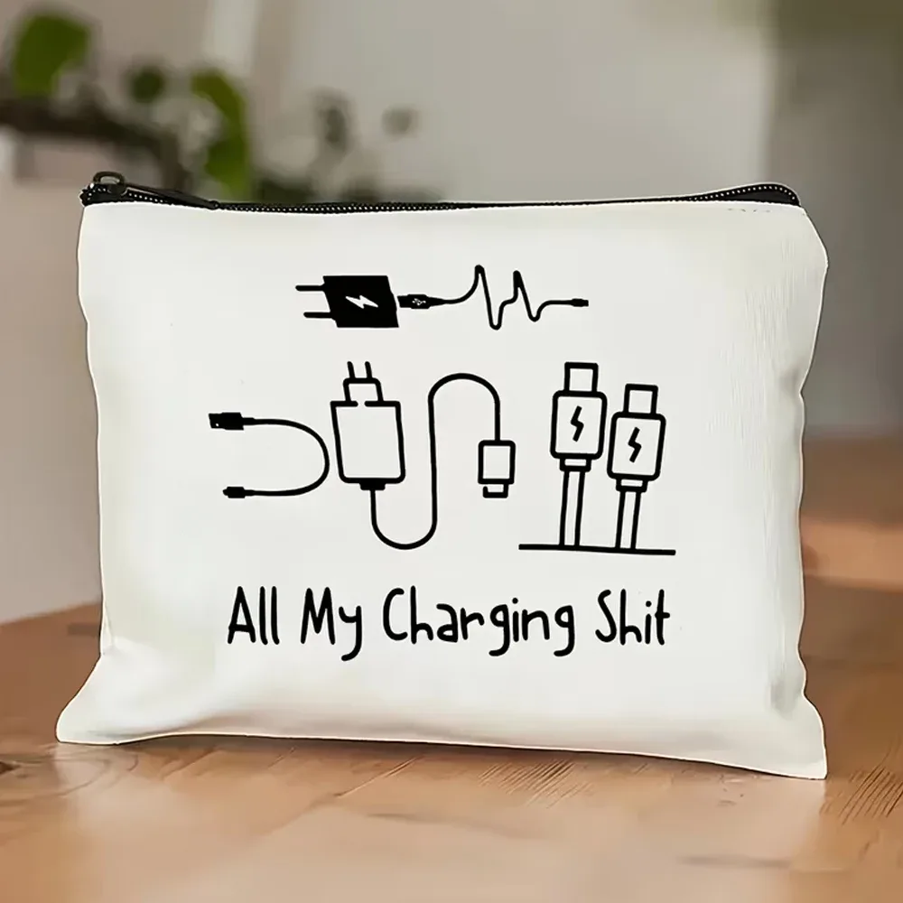 pochette polyester blanche chargeurs maquillage voyage organisation cosmétiques accessoires trousse toilette durables légères utilisation travail camping