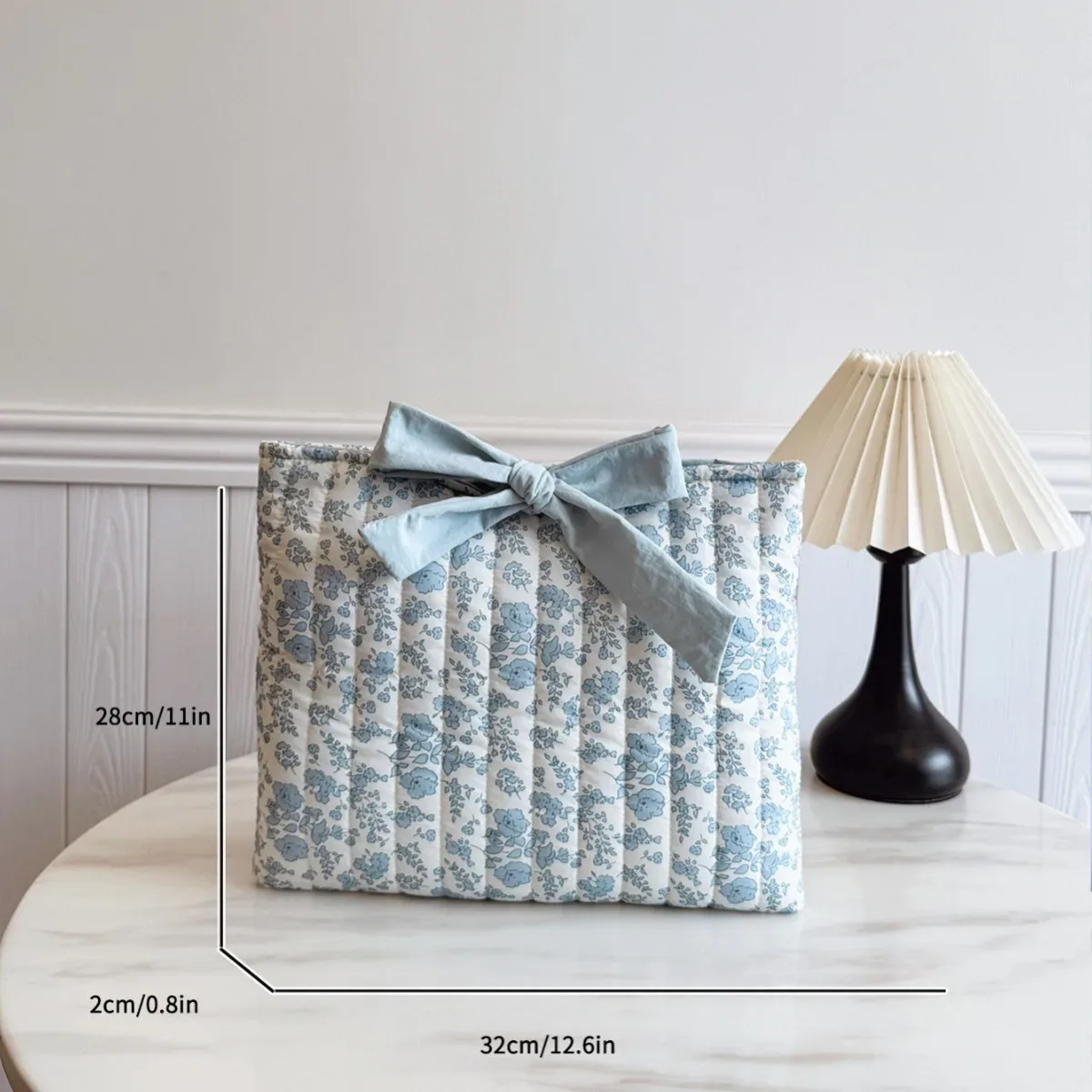 trousse de maquillage matelassée florale avec nœud, grande capacité, multifonctionnelle, pratique, légère, style collégial, doublure non scellée, 1 pièce
