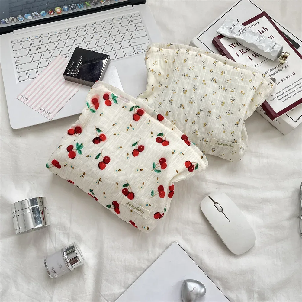 trousse de maquillage florale, sac de toilette léger et transparent à motif de cerises, sac de voyage portable pour soins de la peau, idéal pour les femmes et les jeunes filles.