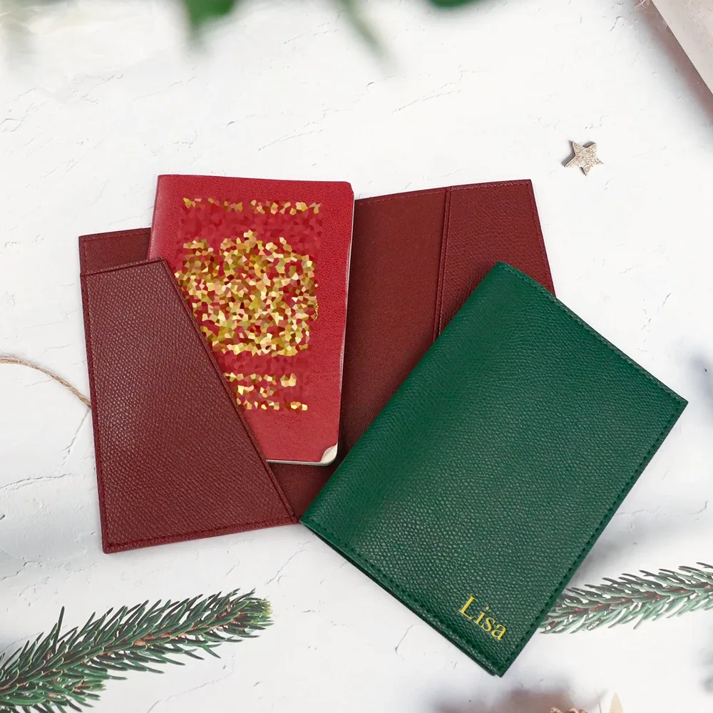 porte-passeport personnalisé en cuir pu, pratique pour les voyages d'affaires et les trajets quotidiens.