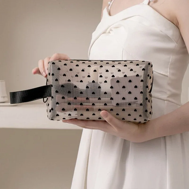 sac de maquillage en maille transparente en forme de cœur, pochette de rangement de cosmétiques portable multifonction pour femmes, sacs de rangement de rouge à lèvres de toilette pour dames