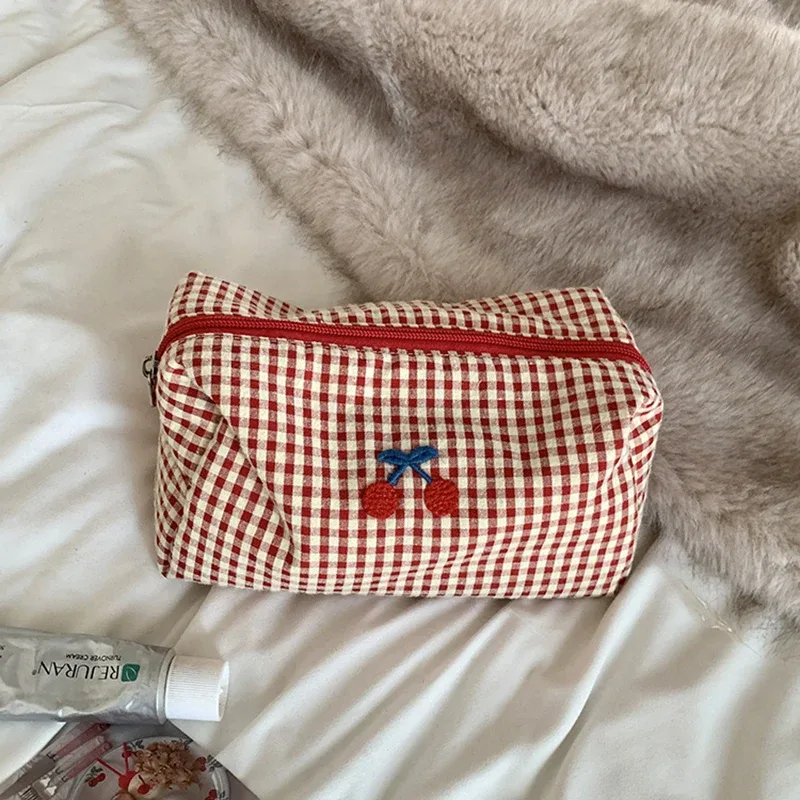 pochette de maquillage en coton à carreaux avec broderie cerise, sac de rangement cosmétique portable pour voyage, organiseur de toilette multifonctionnel