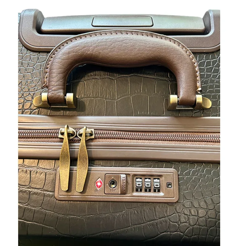valise bagage roulante marron crocodile cuir plastique roulettes poignée supérieure grande capacité voyage affaires