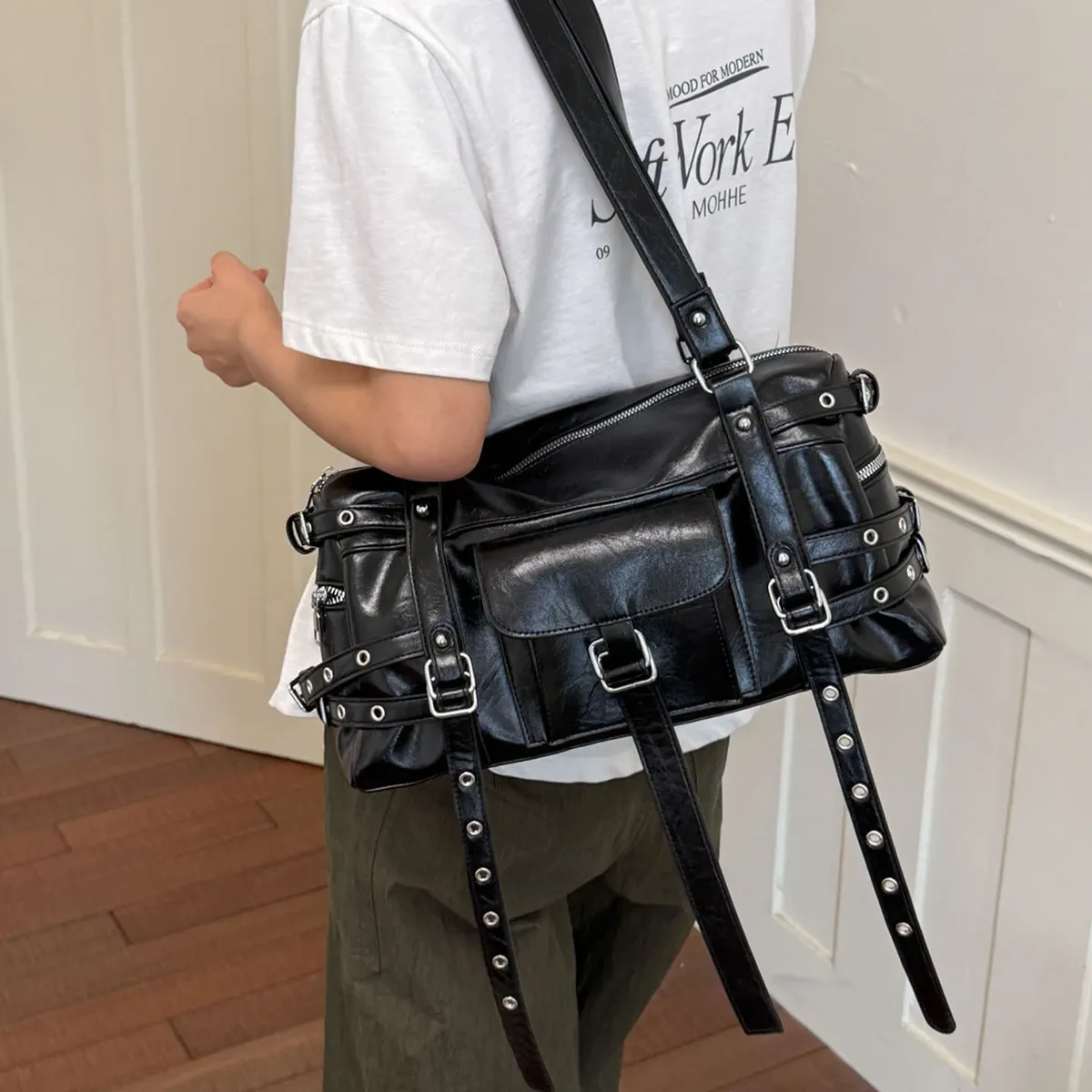sac à bandoulière multi-poches pour femme, grande capacité, style punk y2k, avec rivets, sac à main moto tendance pour femme, sac de voyage à franges à porter sous le bras
