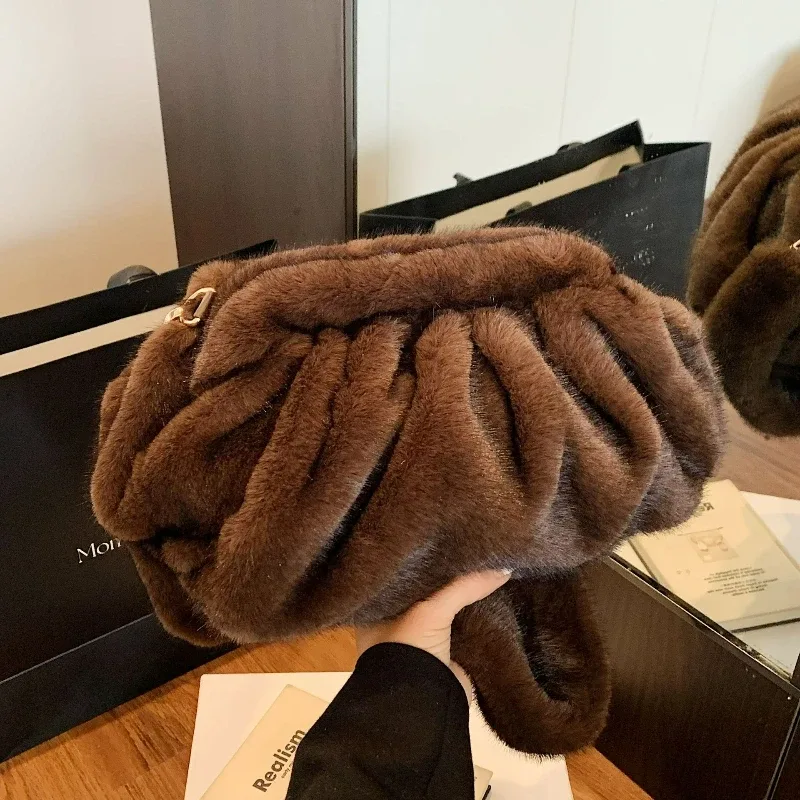 pochette supérieure à texture polyvalente et confortable pour femmes, sac à bandoulière nuage moelleux d'hiver, sac de rangement rétro en fourrure pour les déplacements