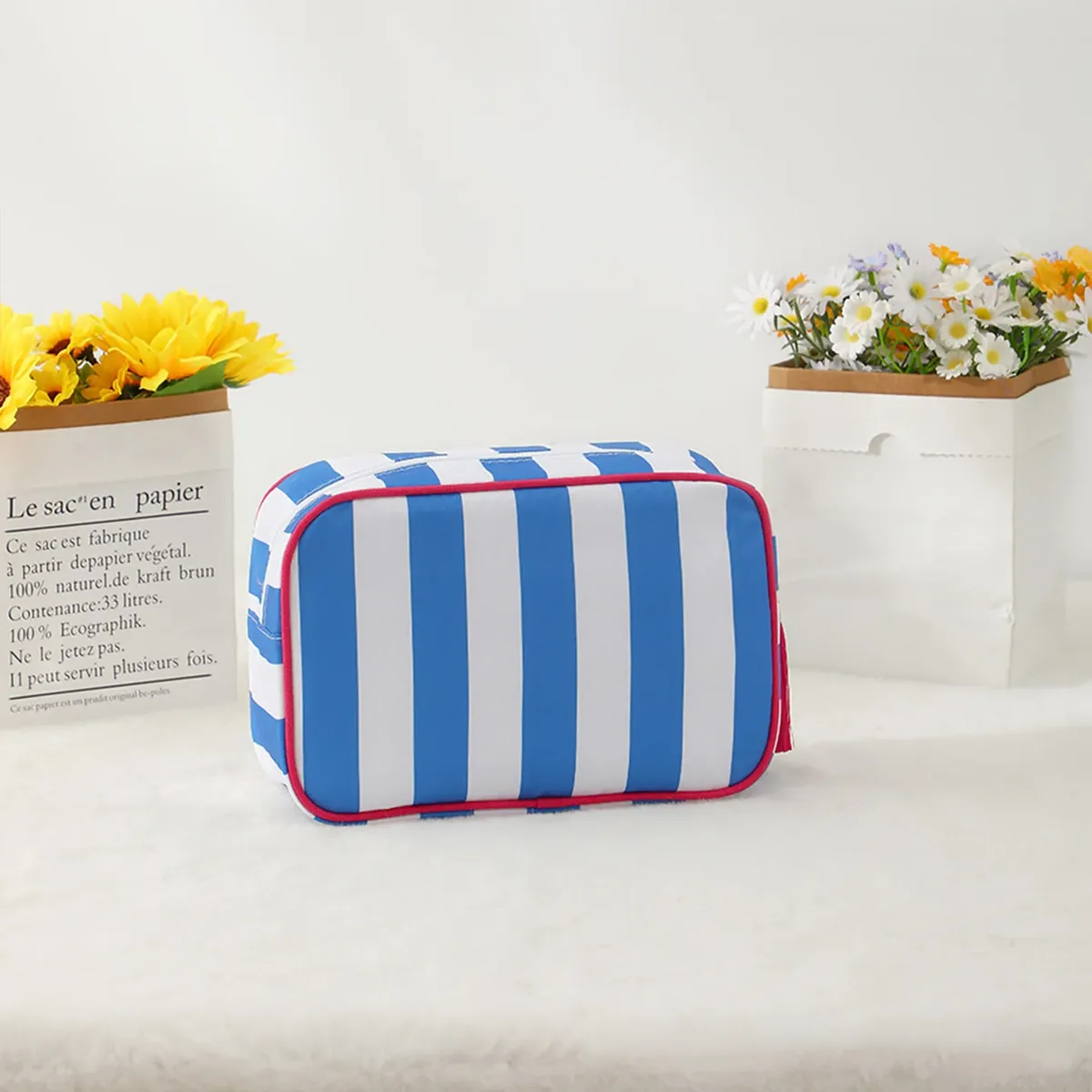 pochette de maquillage personnalisée brodée en seersucker, rayée et matelassée, pour cosmétiques, cadeau de mariage pour demoiselle d'honneur, organiseur de voyage pour articles de toilette avec fermeture éclair